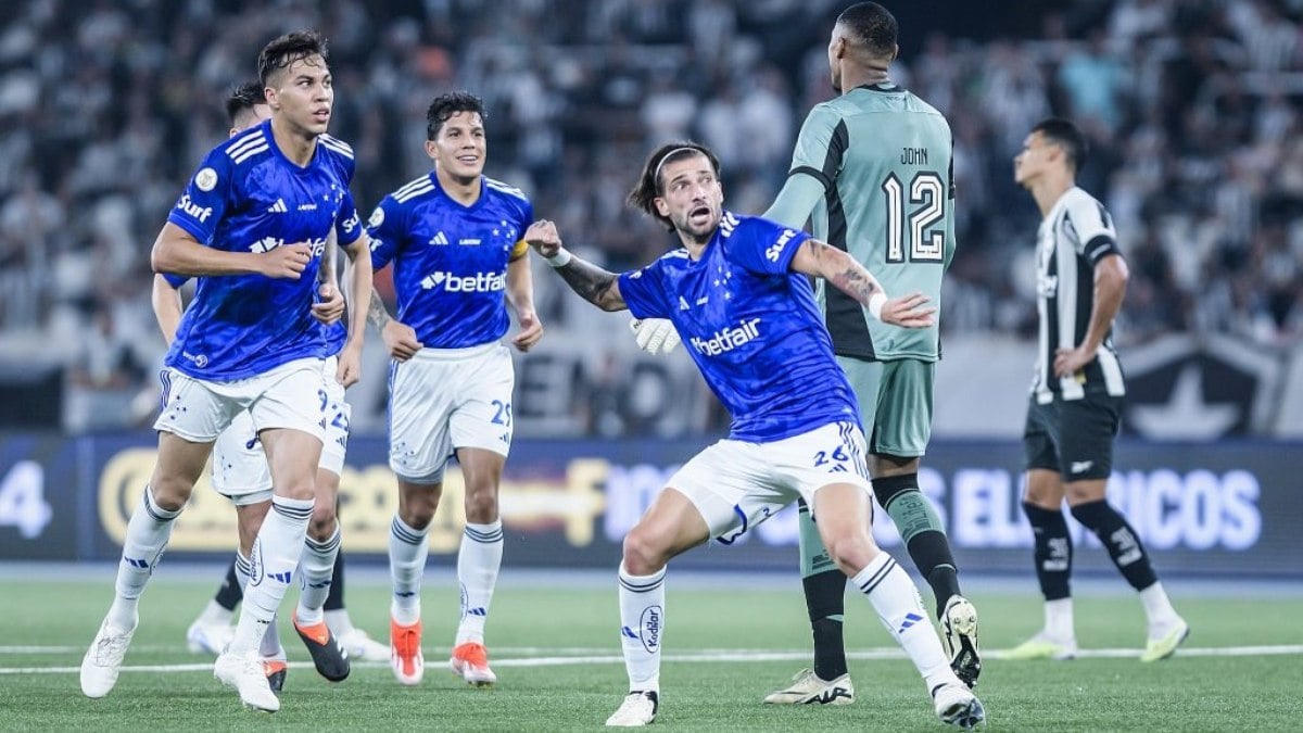 Cruzeiro conquista vitória importante sobre Botafogo e segue em alta no Brasileirão Cruzeiro conquista vitória importante sobre Botafogo e segue em alta no Brasileirão