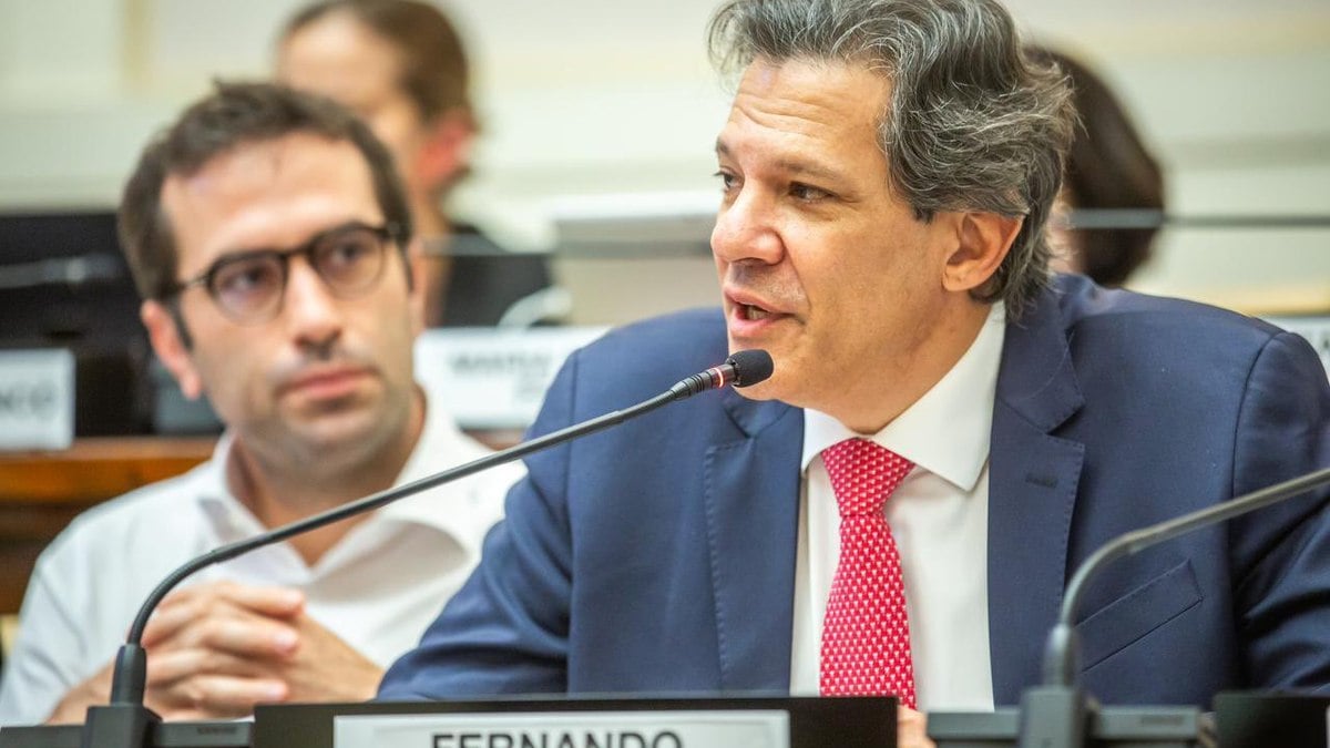 governo vai lutar para incluir armas no imposto do pecado, diz Haddad governo vai lutar para incluir armas no imposto do pecado, diz Haddad