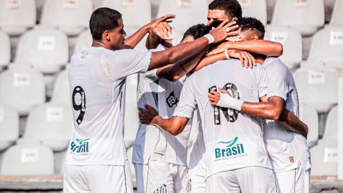 Santos aplica goleada no Corinthians em clássico pela Brasileirão Sub-20 Santos aplica goleada no Corinthians em clássico pela Brasileirão Sub-20