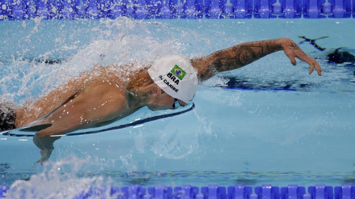 Beatriz Dizotti fica em 7º nos 1500m livres e Katie Ledecky bate novo recorde Beatriz Dizotti fica em 7º nos 1500m livres e Katie Ledecky bate novo recorde