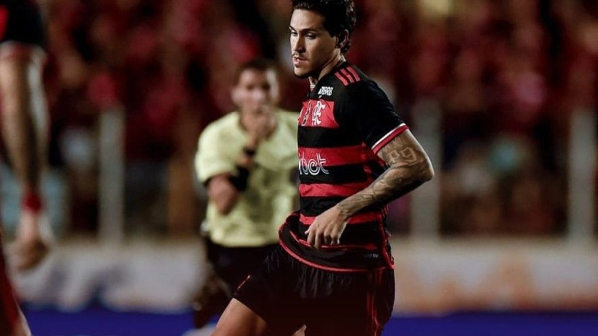 Pedro e Luiz Araújo desfalcam o Flamengo contra o São Paulo por acúmulos de cartões amarelos Pedro e Luiz Araújo desfalcam o Flamengo contra o São Paulo por acúmulos de cartões amarelos