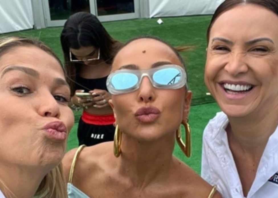 Sabrina Sato, Galvão Bueno e Mauren Maggi participam de abertura da Casa Brasil – ac24horas.com Sabrina Sato, Galvão Bueno e Mauren Maggi participam de abertura da Casa Brasil – ac24horas.com