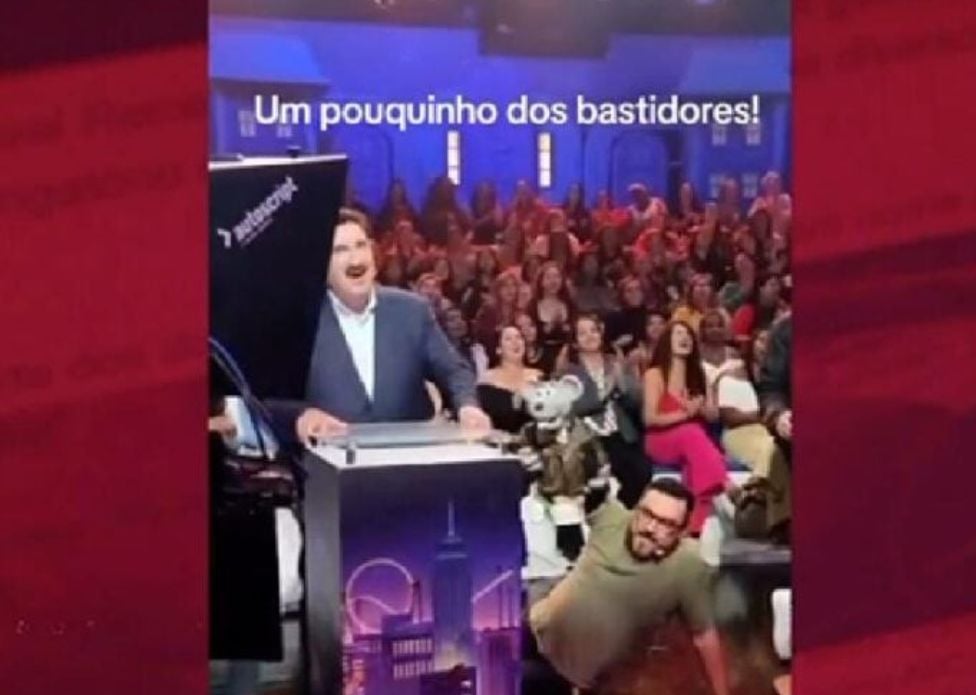 Xaropinho aparece de forma inusitada no Programa do Ratinho; veja o vídeo Xaropinho aparece de forma inusitada no Programa do Ratinho; veja o vídeo