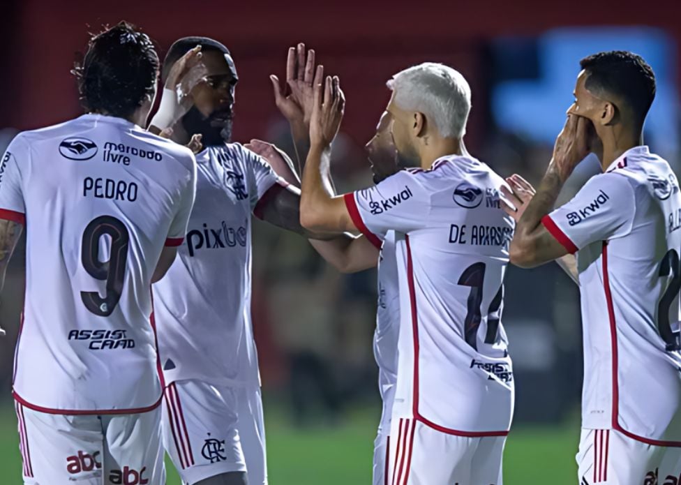 Dupla sai do banco, tira Flamengo do sufoco e garante triunfo sobre Vitória – ac24horas.com Dupla sai do banco, tira Flamengo do sufoco e garante triunfo sobre Vitória – ac24horas.com