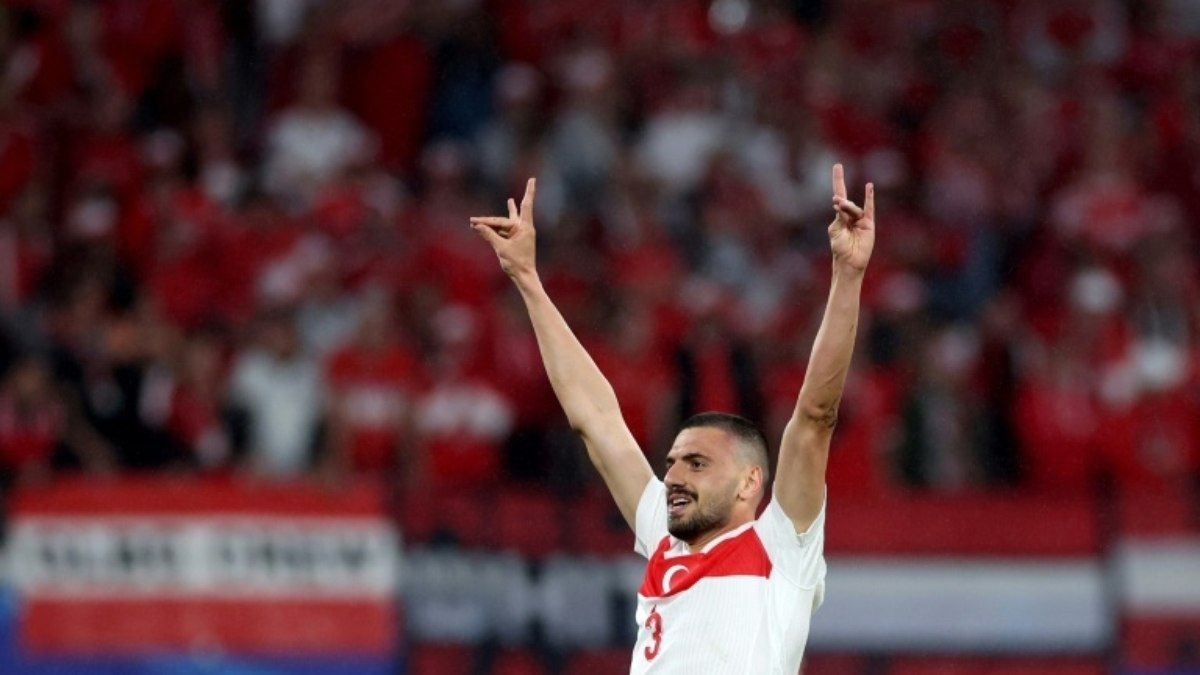 Uefa investiga zagueiro turco por gesto pró-extrema direita Uefa investiga zagueiro turco por gesto pró-extrema direita
