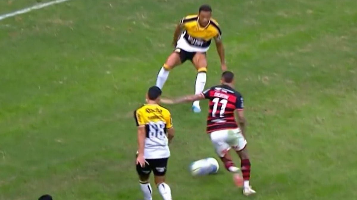 Barreto explica atitude em pênalti do Flamengo: ‘Lance bizarro’