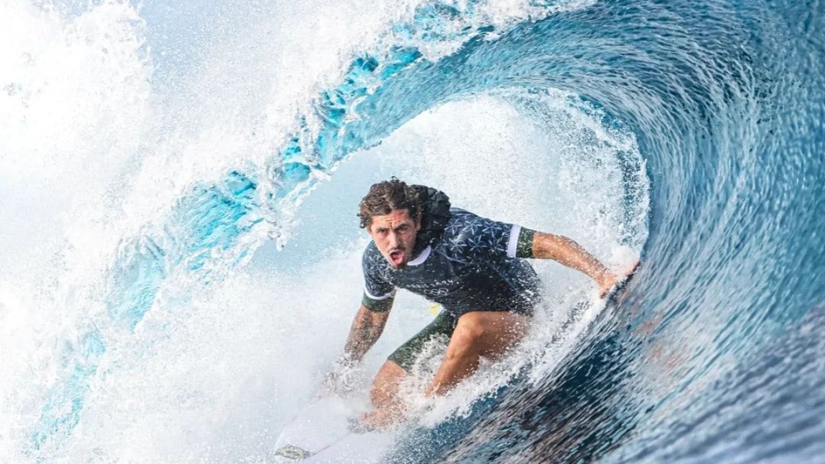 João Chianca vence e enfrenta Gabriel Medina nas quartas do surfe João Chianca vence e enfrenta Gabriel Medina nas quartas do surfe