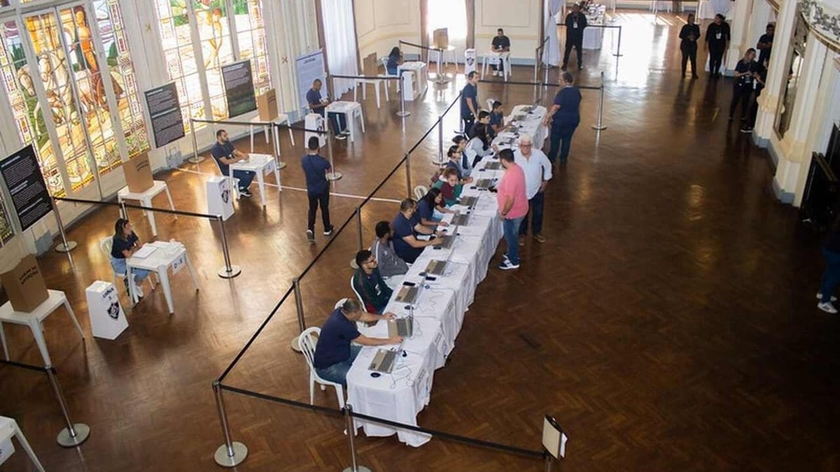 Assembleia no Fluminense aprova criação da empresa que vai gerir o Maracanã Assembleia no Fluminense aprova criação da empresa que vai gerir o Maracanã