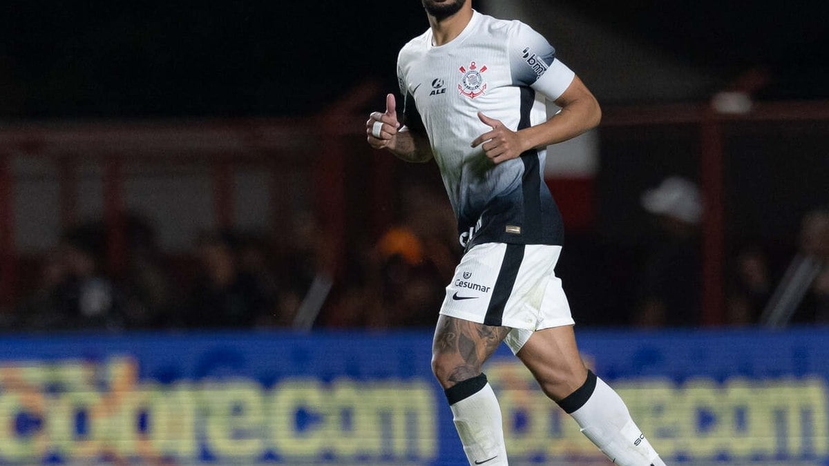 Corinthians reformula meio campo e dá respiro para Raniele Corinthians reformula meio campo e dá respiro para Raniele