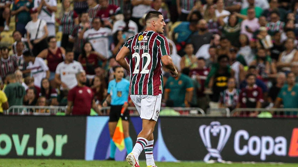 Gabriel Pires pode deixar o Fluminense após apenas oito jogos