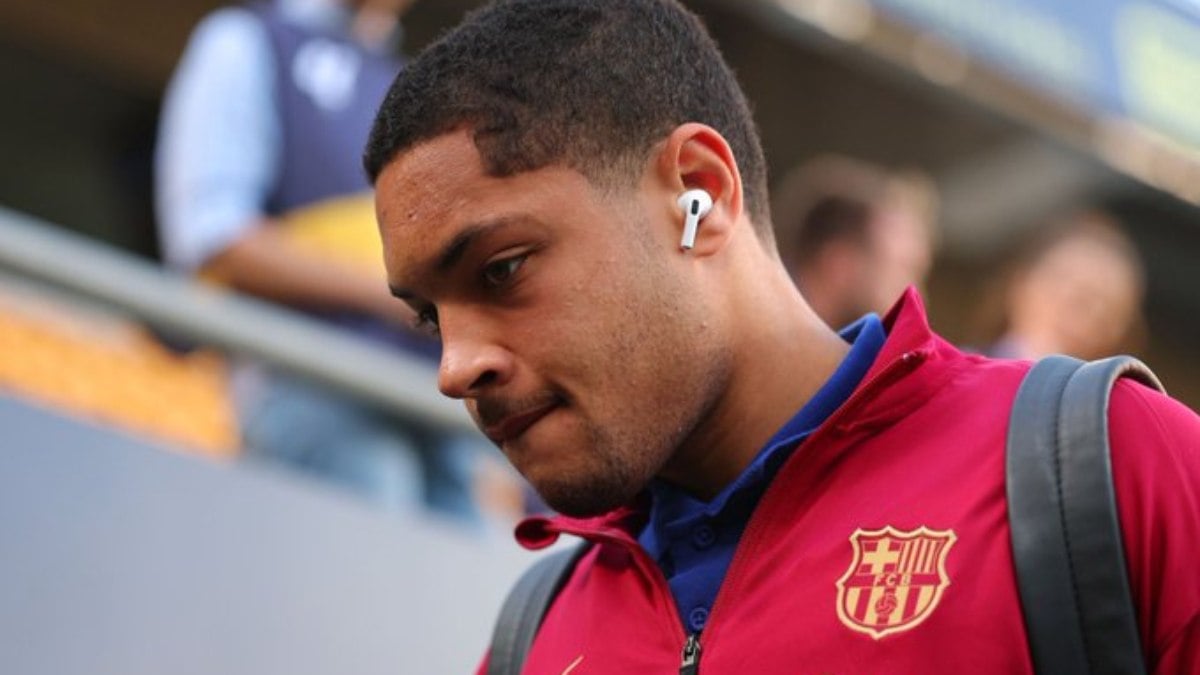 Vitor Roque diz ‘não’ a time de Neymar e toma decisão sobre o Barcelona Vitor Roque diz ‘não’ a time de Neymar e toma decisão sobre o Barcelona