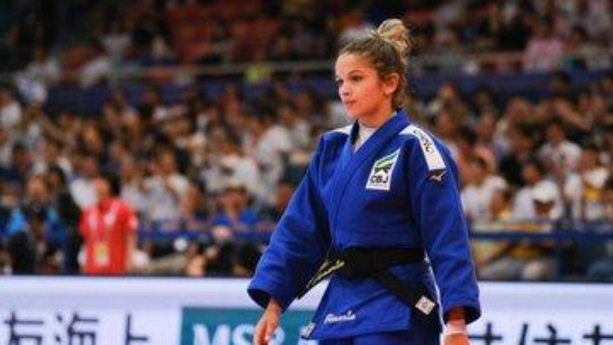 Larissa Pimenta garante classificação e entra na mira de medalha olímpica Larissa Pimenta garante classificação e entra na mira de medalha olímpica