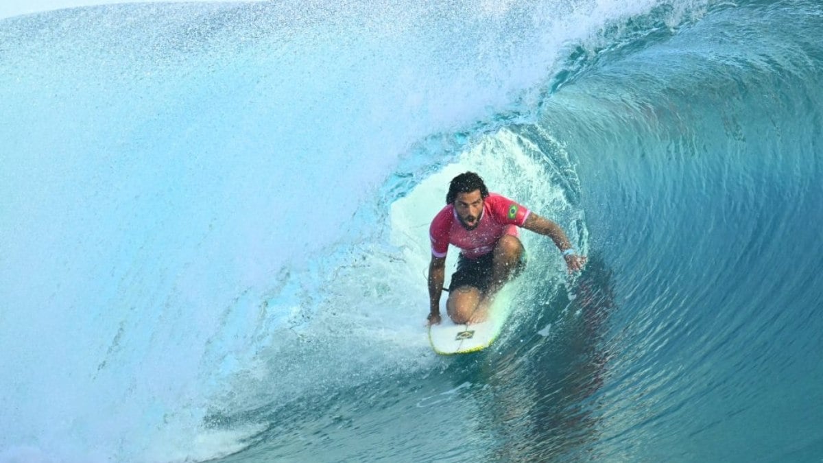 Filipe Toledo faz bateria fantástica em Teahupo’o e avança às oitavas de final Filipe Toledo faz bateria fantástica em Teahupo’o e avança às oitavas de final