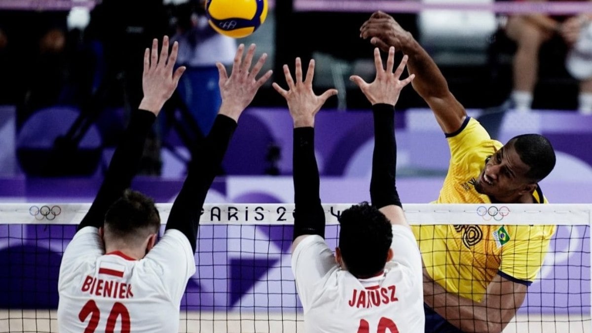 Polônia vira e Brasil sofre segunda derrota no vôlei masculino Polônia vira e Brasil sofre segunda derrota no vôlei masculino