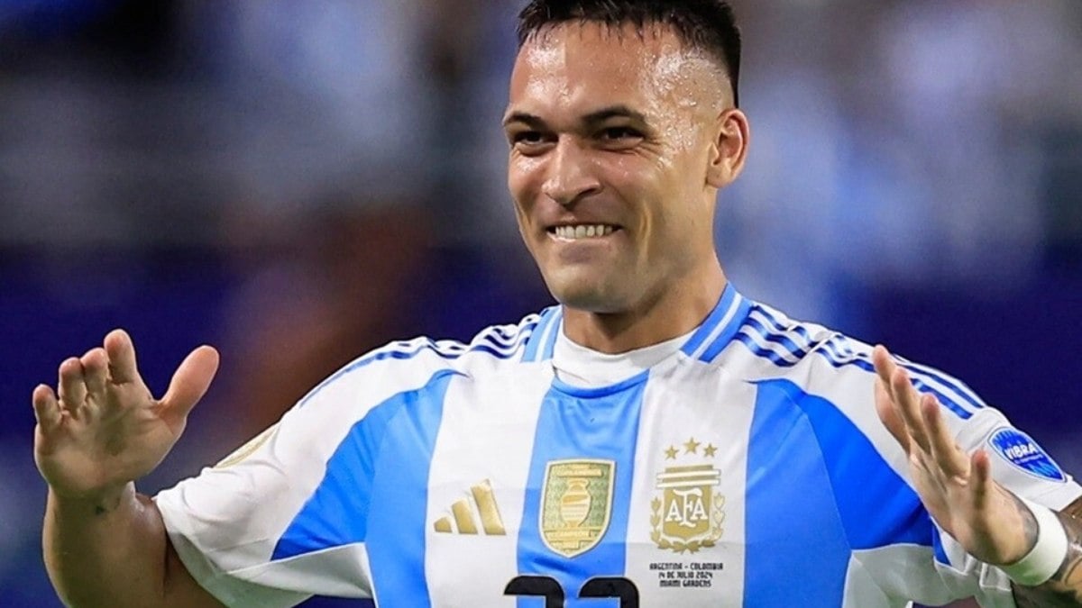 Com gol na prorrogação, Argentina bate a Colômbia e é bicampeã da Copa América Com gol na prorrogação, Argentina bate a Colômbia e é bicampeã da Copa América