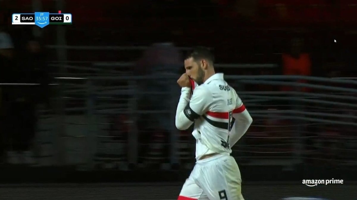 São Paulo sai na frente do Goiás na Copa do Brasil São Paulo sai na frente do Goiás na Copa do Brasil
