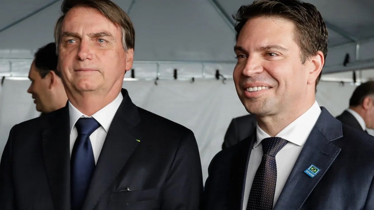 Reunião para proteger Flavio contou com Bolsonaro, Ramagem e Heleno; leia transcrição Reunião para proteger Flavio contou com Bolsonaro, Ramagem e Heleno; leia transcrição