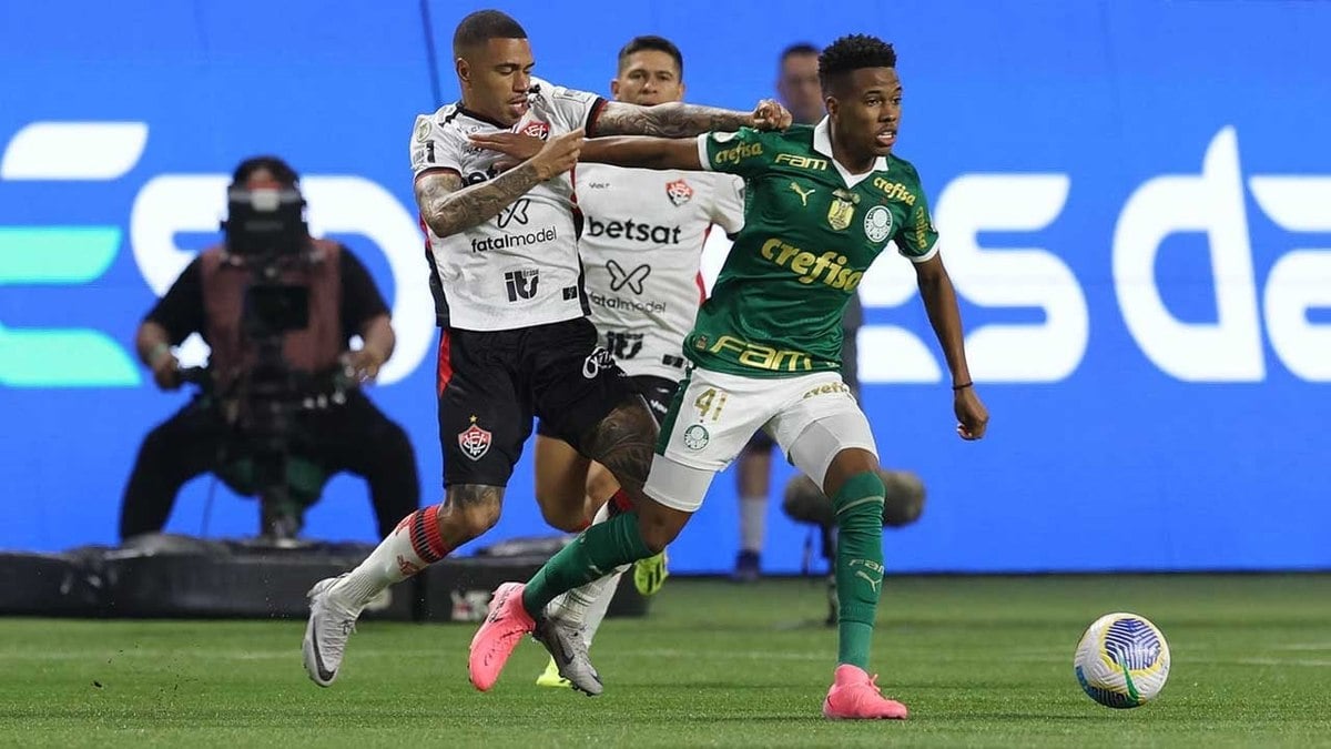 Estêvão tem lesão confirmada e preocupa o Palmeiras Estêvão tem lesão confirmada e preocupa o Palmeiras