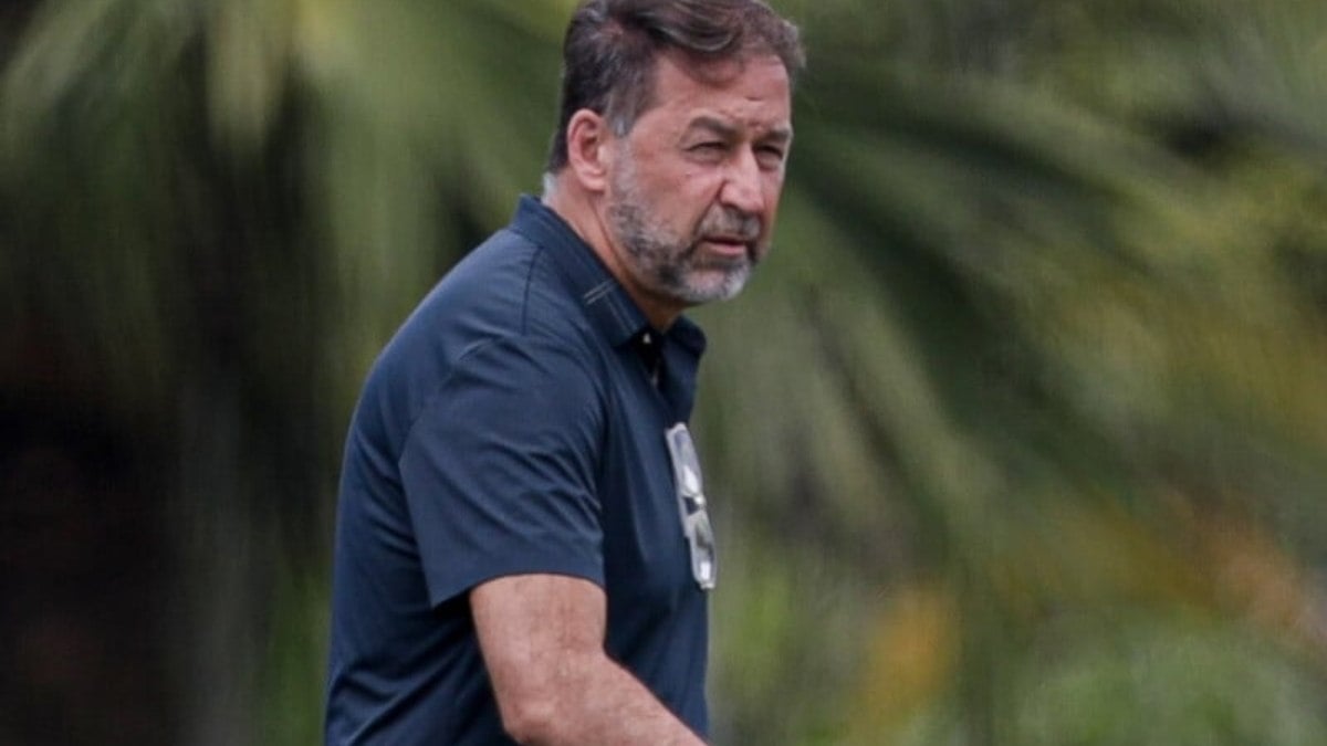 Torcedor do Cruzeiro diz que foi agredido por presidente do Corinthians Torcedor do Cruzeiro diz que foi agredido por presidente do Corinthians