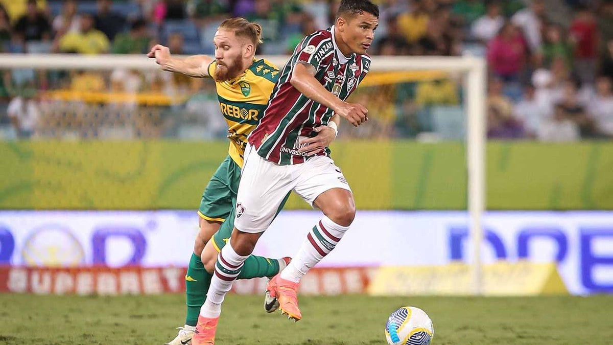 Fluminense encerra jejuns e volta a vencer fora de casa no Brasileirão Fluminense encerra jejuns e volta a vencer fora de casa no Brasileirão