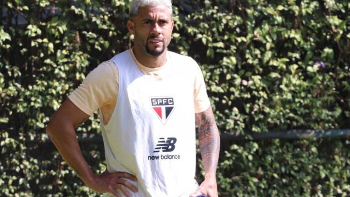 São Paulo encerra preparação, e Zubeldía esboça time para pegar Fortaleza São Paulo encerra preparação, e Zubeldía esboça time para pegar Fortaleza