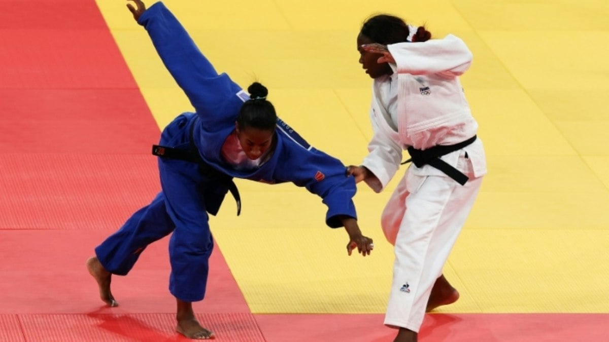 Ketleyn Quadros e Guilherme Schimidt são eliminados no judô em Paris Ketleyn Quadros e Guilherme Schimidt são eliminados no judô em Paris