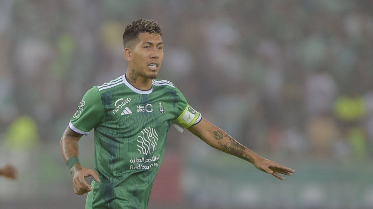 Corinthians negocia contratação de Roberto Firmino, diz jornalista Corinthians negocia contratação de Roberto Firmino, diz jornalista