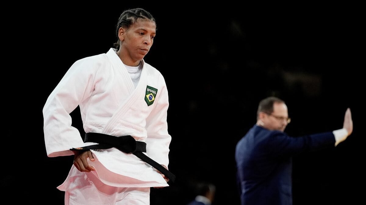 Rafaela Silva perde para japonesa e fica sem a medalha de bronze no judô Rafaela Silva perde para japonesa e fica sem a medalha de bronze no judô