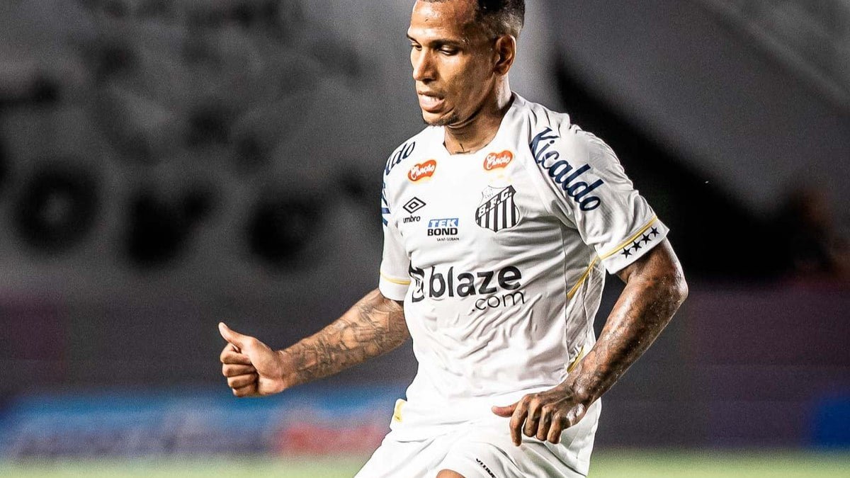 Destaque na goleada, Otero exalta a força do Santos na Vila Belmiro