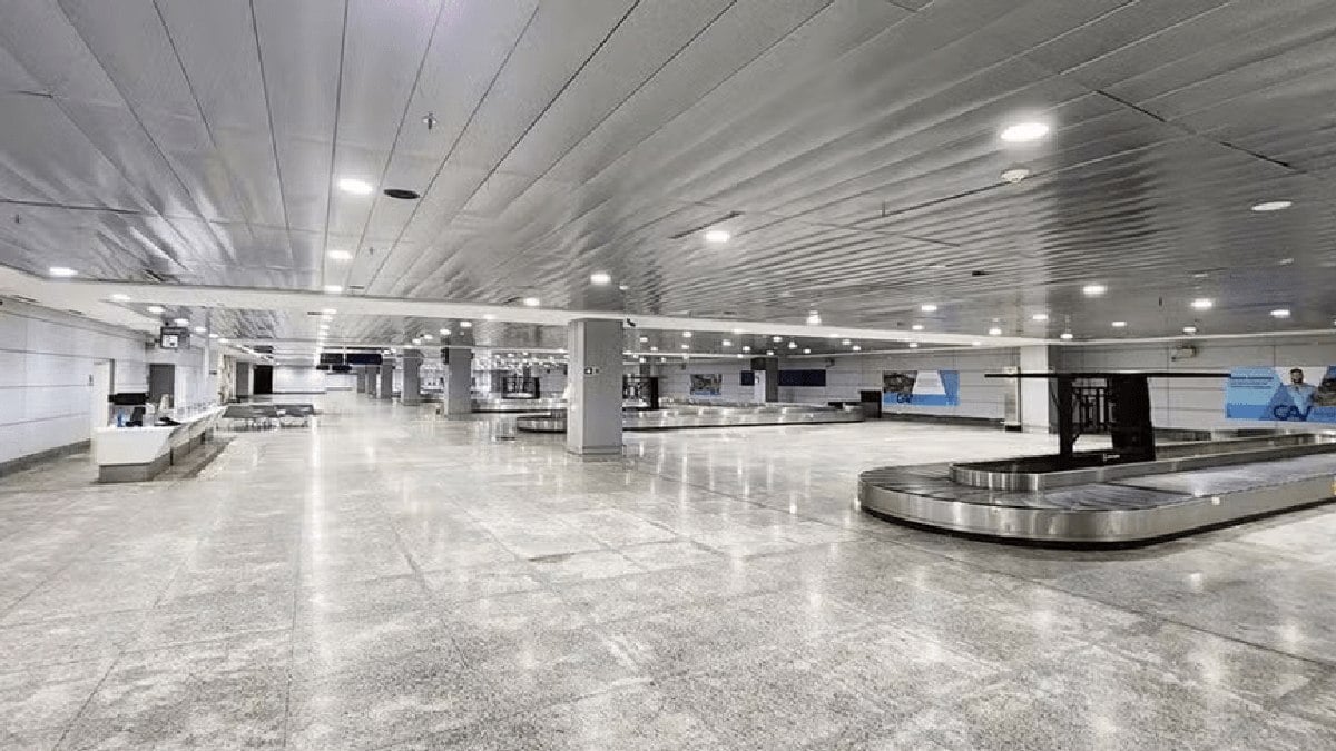 Aeroporto de Porto Alegre retoma embarque e desembarque na segunda-feira Aeroporto de Porto Alegre retoma embarque e desembarque na segunda-feira