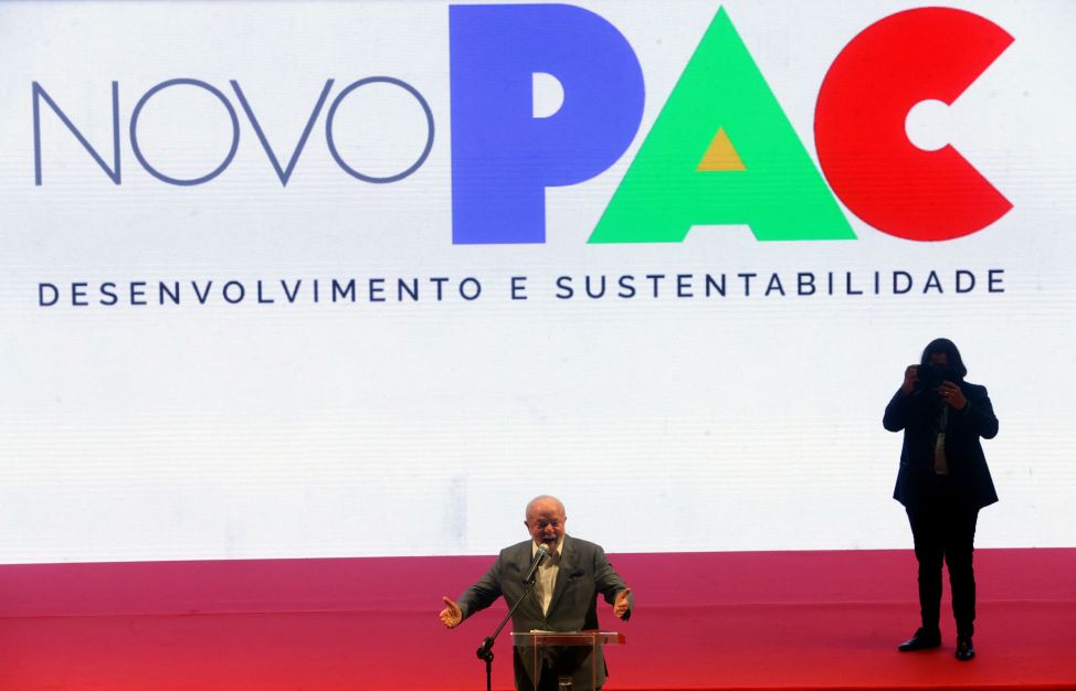 PAC deve perder R$ 4,5 bilhões em corte de gastos definido pelo governo PAC deve perder R$ 4,5 bilhões em corte de gastos definido pelo governo