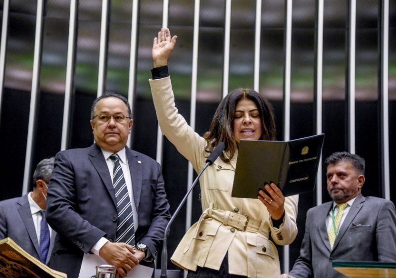 Antônia Lúcia e Silas Câmara estão entre os 10 com mais faltas sem justificativa na Câmara Antônia Lúcia e Silas Câmara estão entre os 10 com mais faltas sem justificativa na Câmara