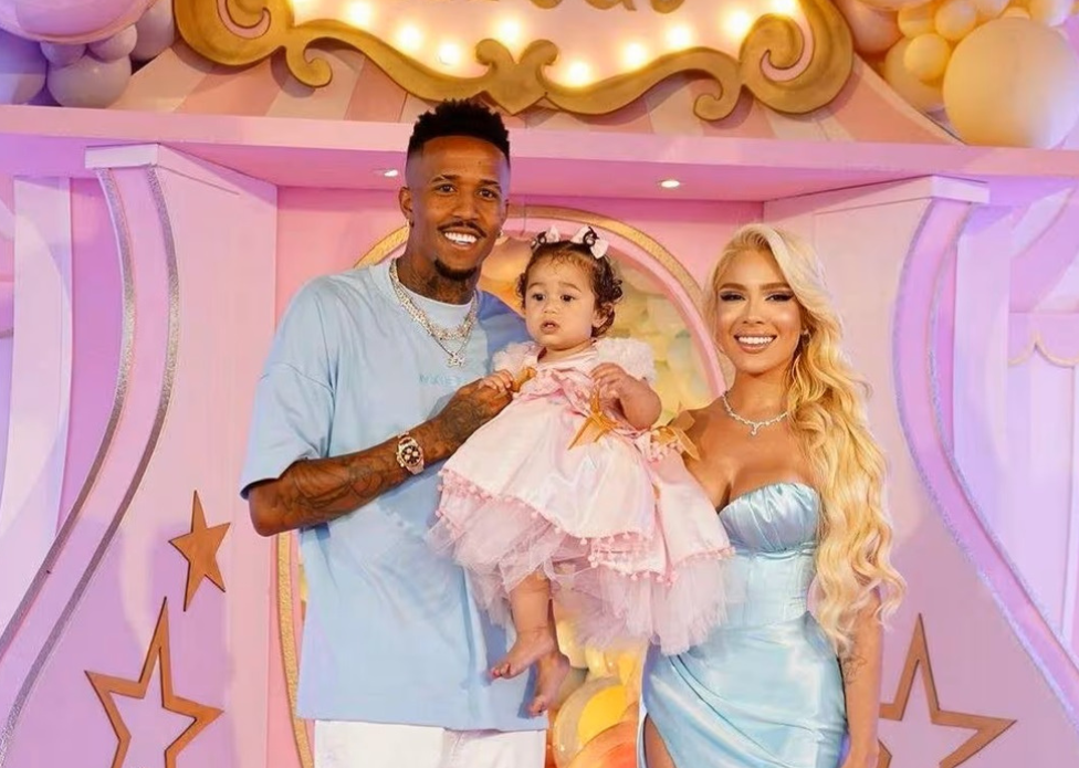 Militão é criticado por “largar” a filha para curtir festa de Vini Jr; veja – ac24horas.com Militão é criticado por “largar” a filha para curtir festa de Vini Jr; veja – ac24horas.com