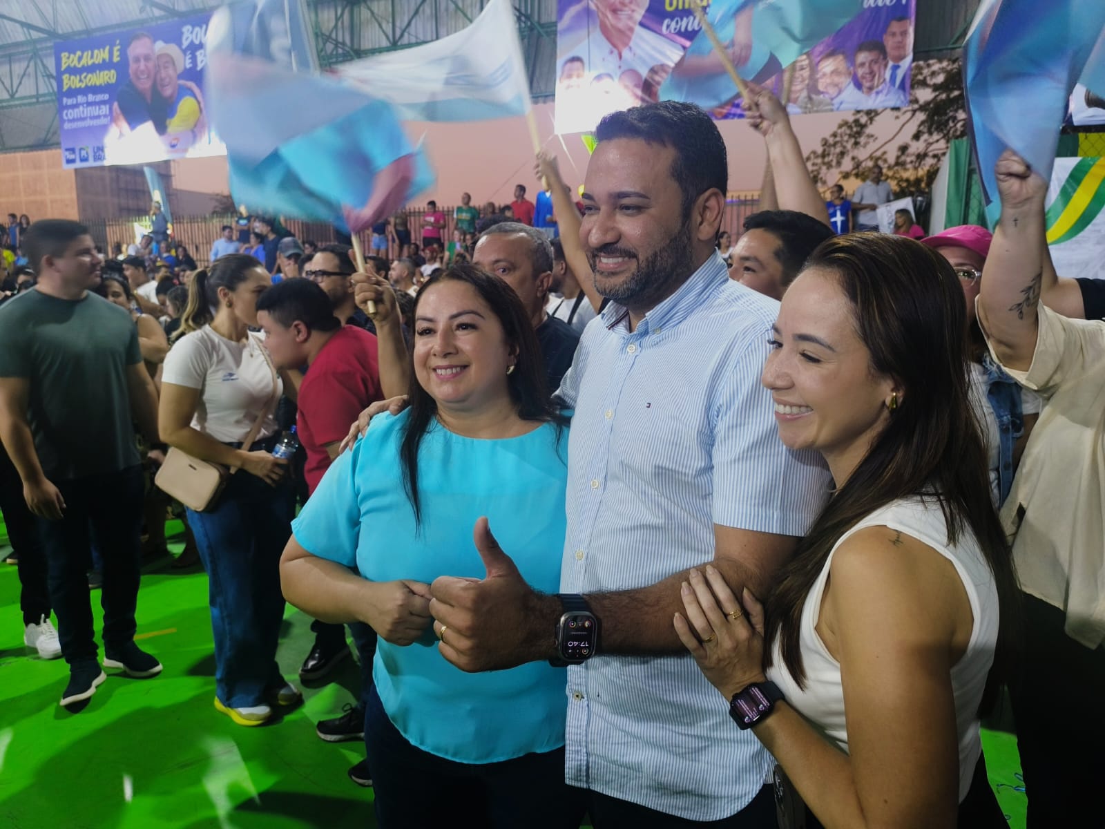 Elzinha Mendonça comparece à convenção e declara que não apoiará Bocalom Elzinha Mendonça comparece à convenção e declara que não apoiará Bocalom