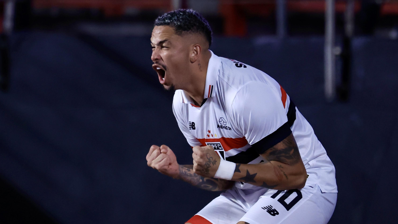 São Paulo vence Goiás e abre boa vantagem nas oitavas da Copa do Brasil São Paulo vence Goiás e abre boa vantagem nas oitavas da Copa do Brasil