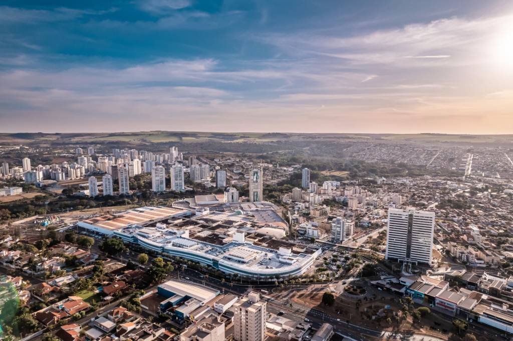 Lucro cresce 14% no 2º tri e Multiplan acelera recompra de ações e expansão de shoppings Lucro cresce 14% no 2º tri e Multiplan acelera recompra de ações e expansão de shoppings