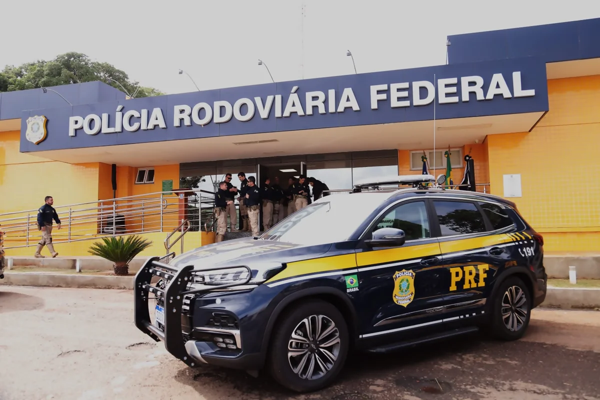 Polícia Rodoviária Federal reforça segurança nas estradas Polícia Rodoviária Federal reforça segurança nas estradas