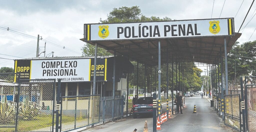 Polícia Penal de Goiás seleciona 1,6 mil profissionais com salário de quase R$ 6 mil Polícia Penal de Goiás seleciona 1,6 mil profissionais com salário de quase R$ 6 mil