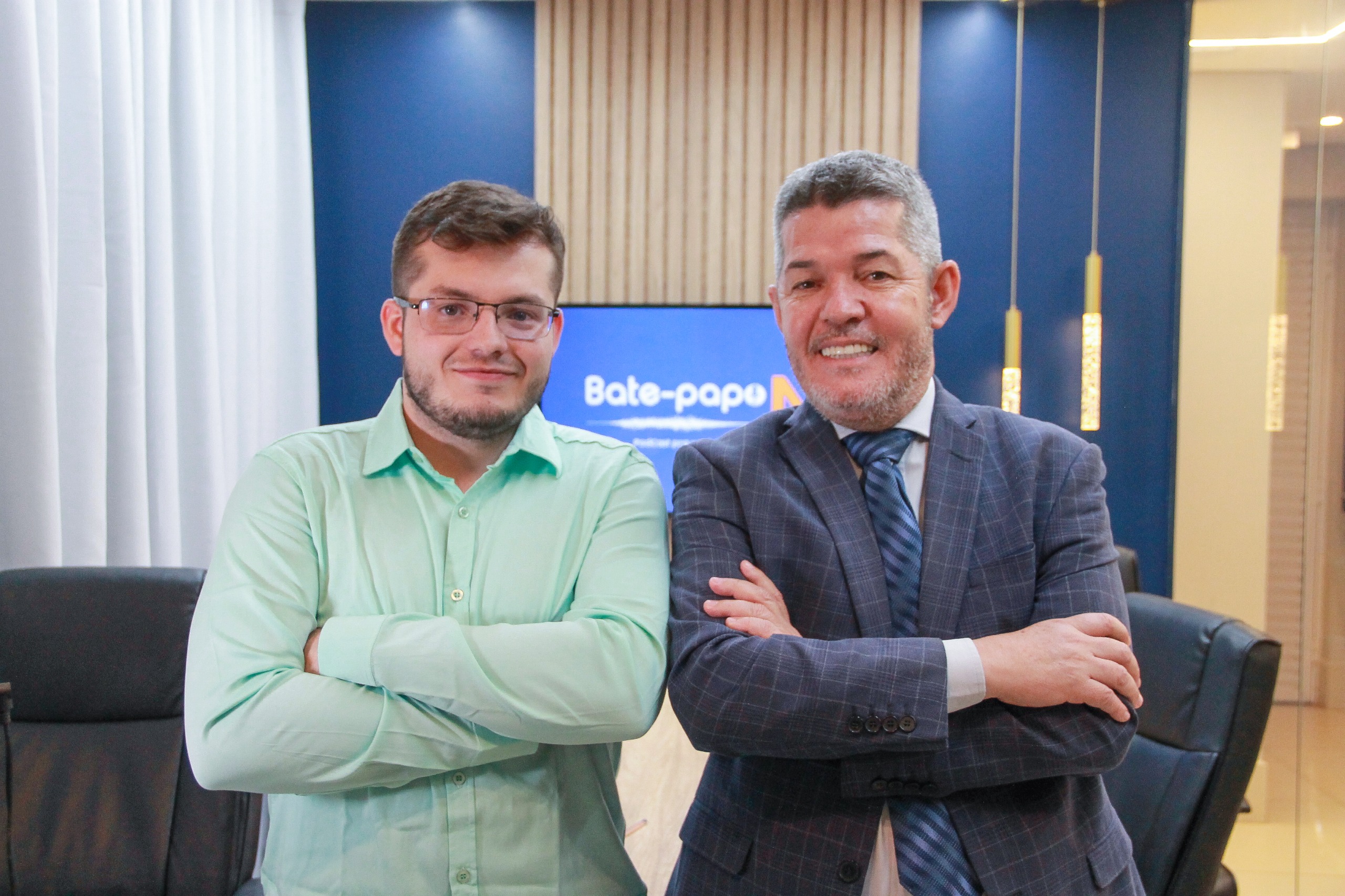 Delegado Waldir lança seu filho Vinícius pré-candidato a vereador em Goiânia Delegado Waldir lança seu filho Vinícius pré-candidato a vereador em Goiânia