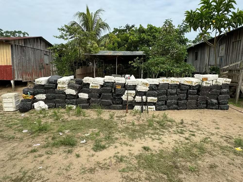 PF apreende quase 4 toneladas de cocaína na fronteira com a Colômbia PF apreende quase 4 toneladas de cocaína na fronteira com a Colômbia