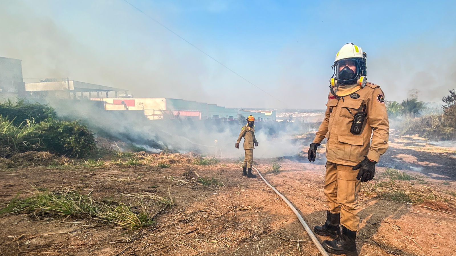 Bombeiros controlam incêndio na Via Verde – ac24horas.com Bombeiros controlam incêndio na Via Verde – ac24horas.com