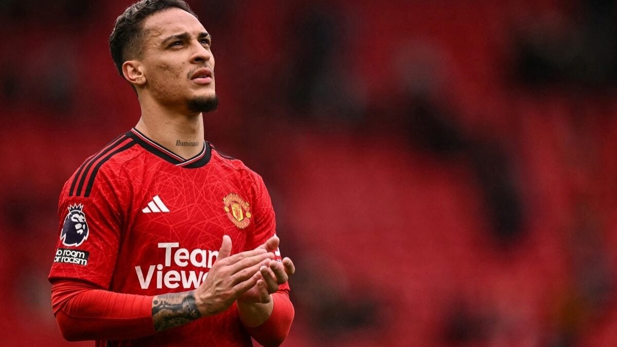 Manchester United prepara barca com Antony e mais seis Manchester United prepara barca com Antony e mais seis