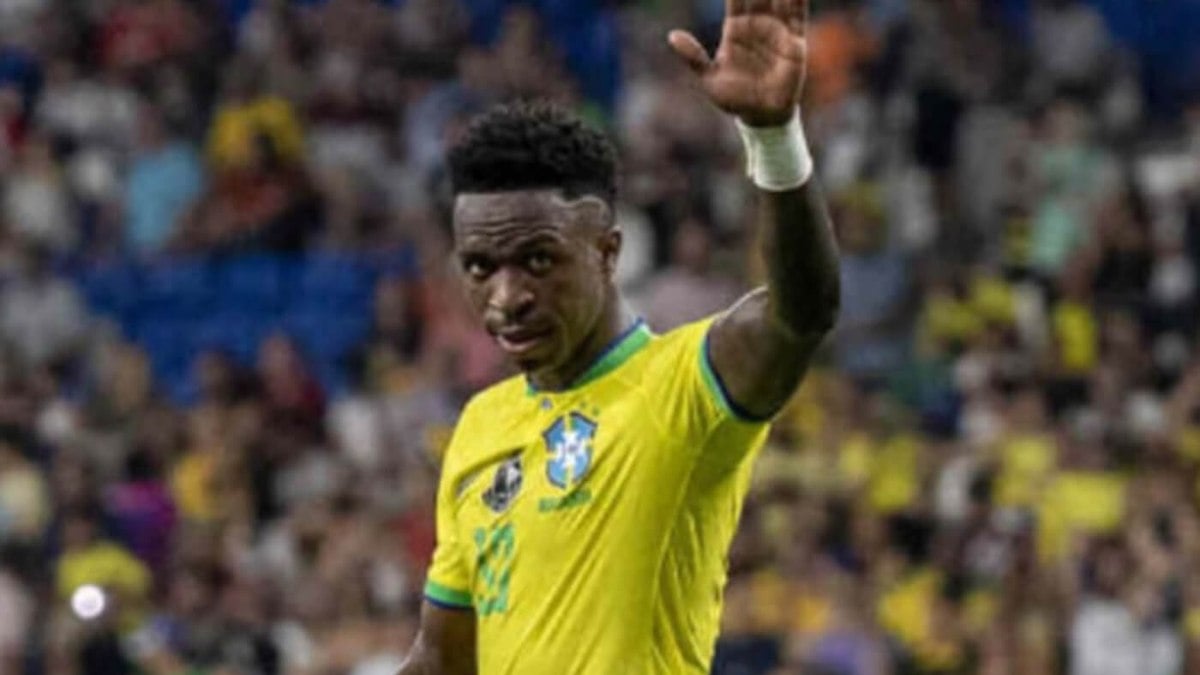 Vini Jr reconhece erro por cartões e pede desculpas aos torcedores Vini Jr reconhece erro por cartões e pede desculpas aos torcedores