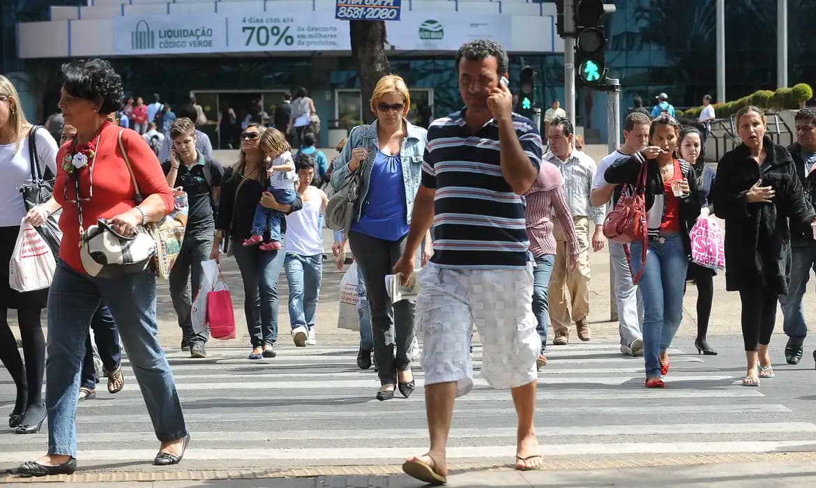 Desemprego cai para 6,9%, menor índice do trimestre desde 2014 – ac24horas.com Desemprego cai para 6,9%, menor índice do trimestre desde 2014 – ac24horas.com