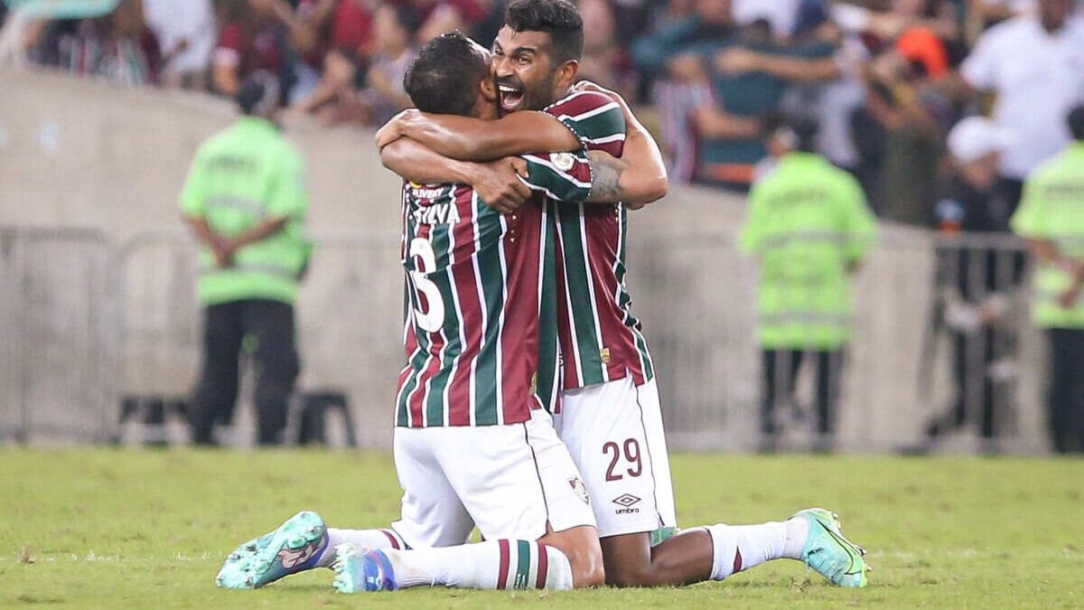 Thiago Santos comemora grande partida pelo Fluminense e elogia xará Thiago Santos comemora grande partida pelo Fluminense e elogia xará