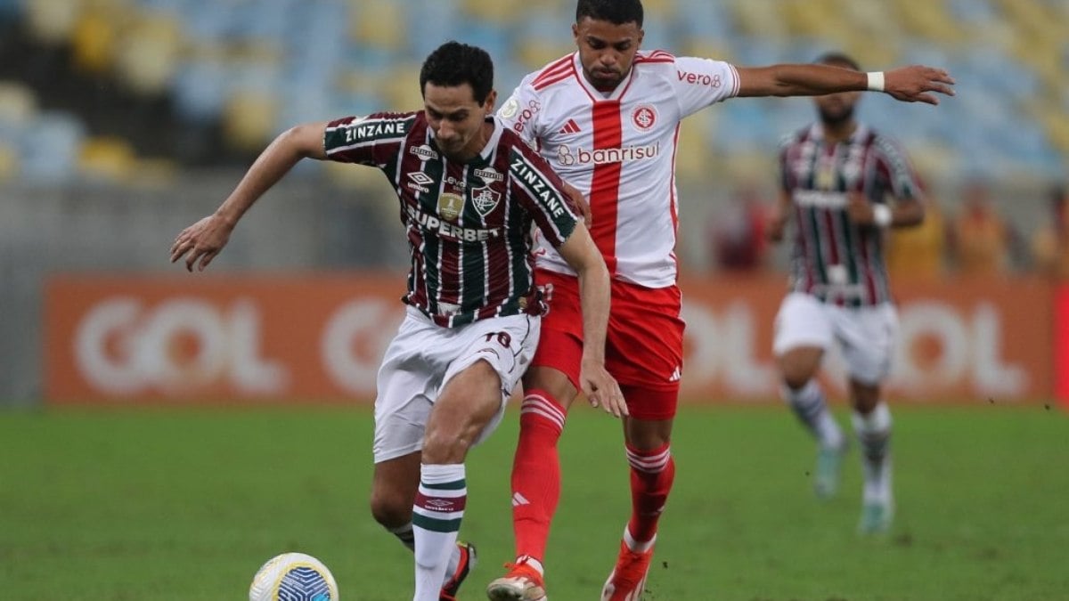 Mano Menezes dá fim à sequência de derrotas do Fluminense e empata com o Inter no Maracanã Mano Menezes dá fim à sequência de derrotas do Fluminense e empata com o Inter no Maracanã