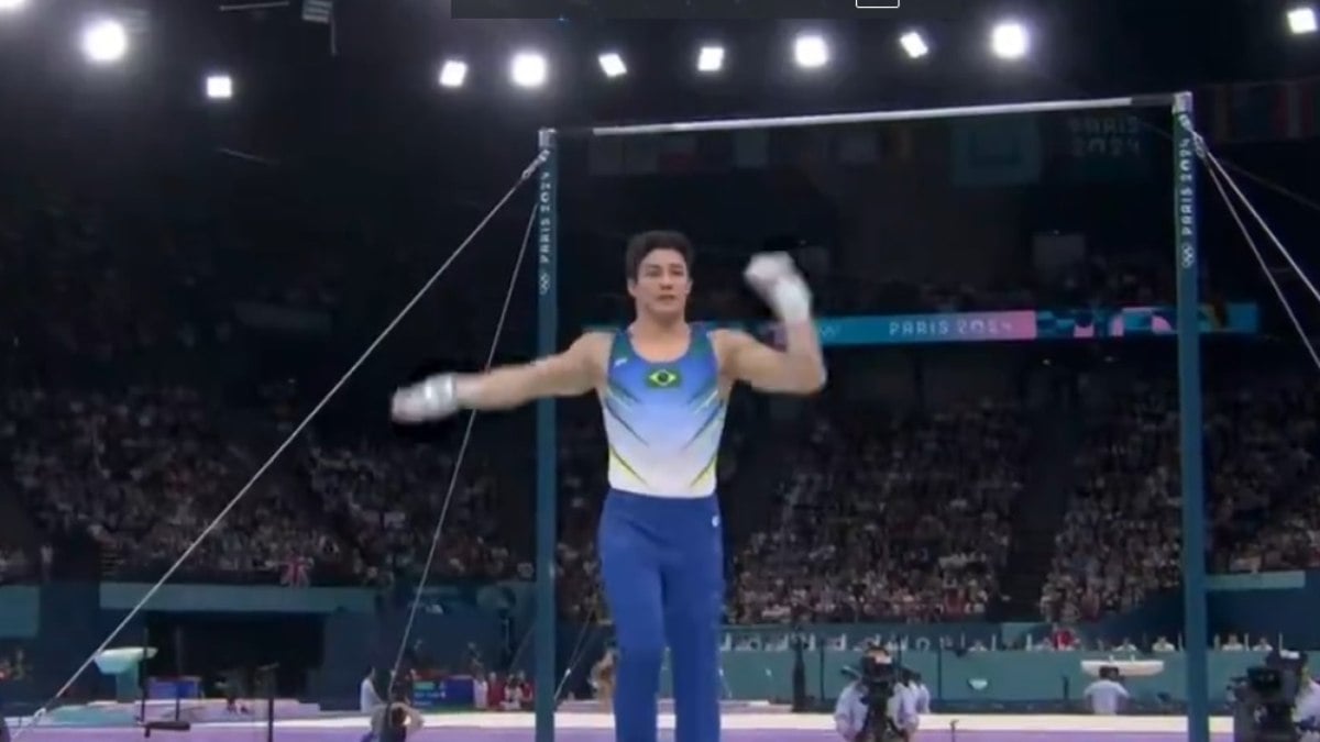 Esperança de medalha, Arthur Nory decepciona na barra fixa e está eliminado da Paris 2024 Esperança de medalha, Arthur Nory decepciona na barra fixa e está eliminado da Paris 2024