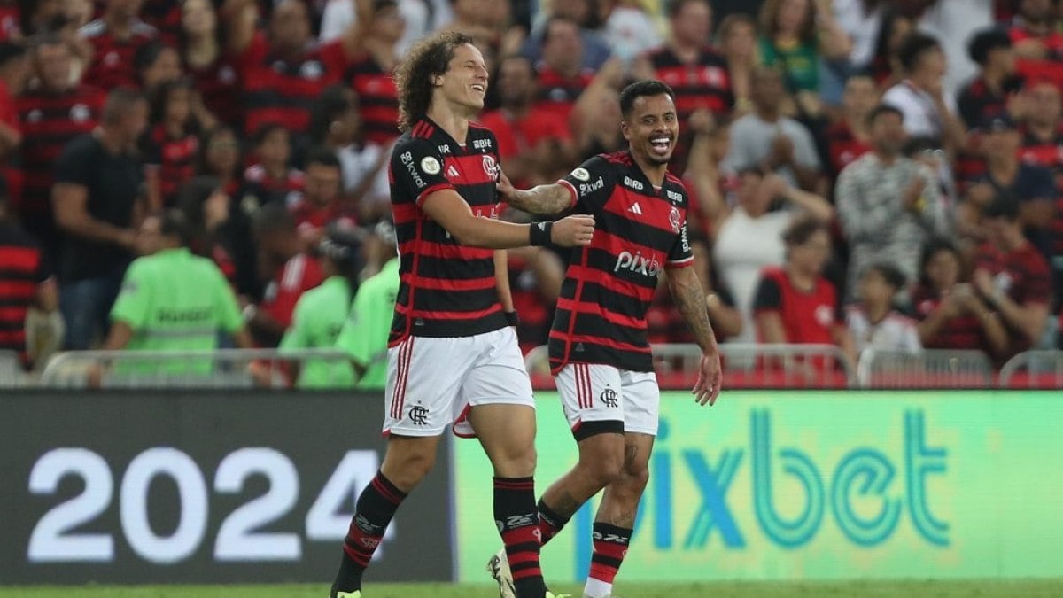 De olho no topo, Flamengo visita o Vitória no Barradão De olho no topo, Flamengo visita o Vitória no Barradão