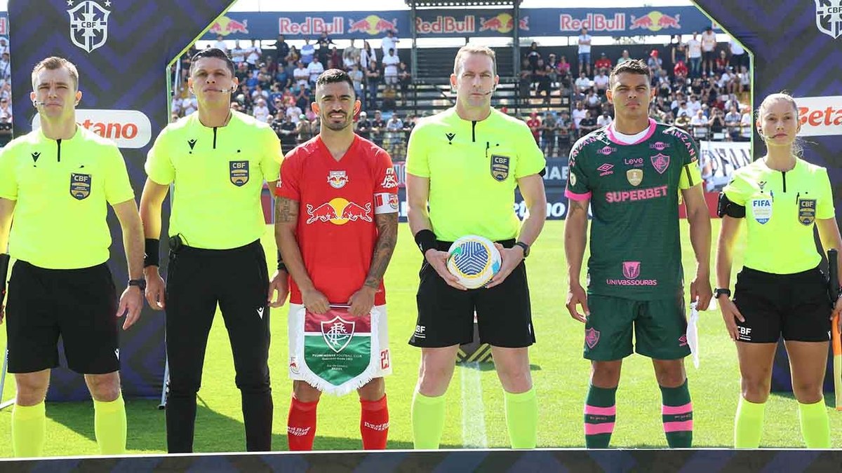 Com Thiago Silva, defesa se transforma em pilar da reação do Fluminense Com Thiago Silva, defesa se transforma em pilar da reação do Fluminense