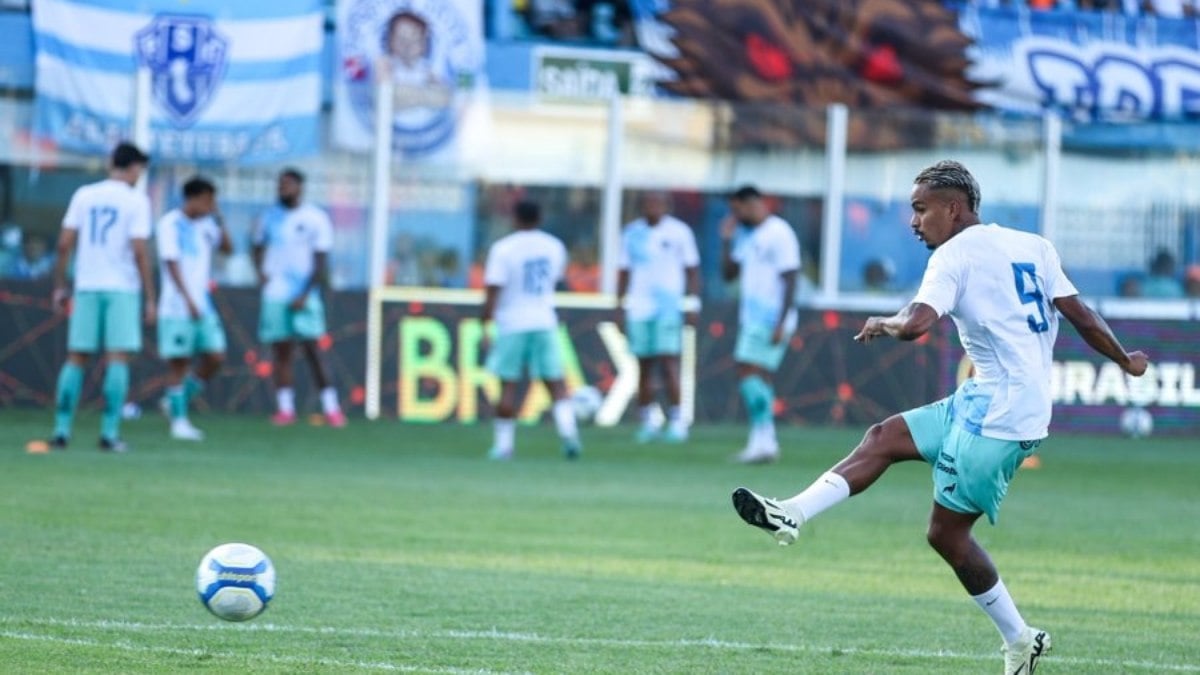 Paulinho Bóia marca e Ponte Preta é derrotada pelo Paysandu Paulinho Bóia marca e Ponte Preta é derrotada pelo Paysandu